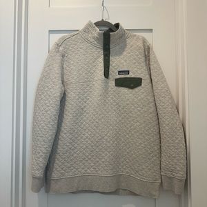 Patagonia Cream and Green Quilted Sweatshirt